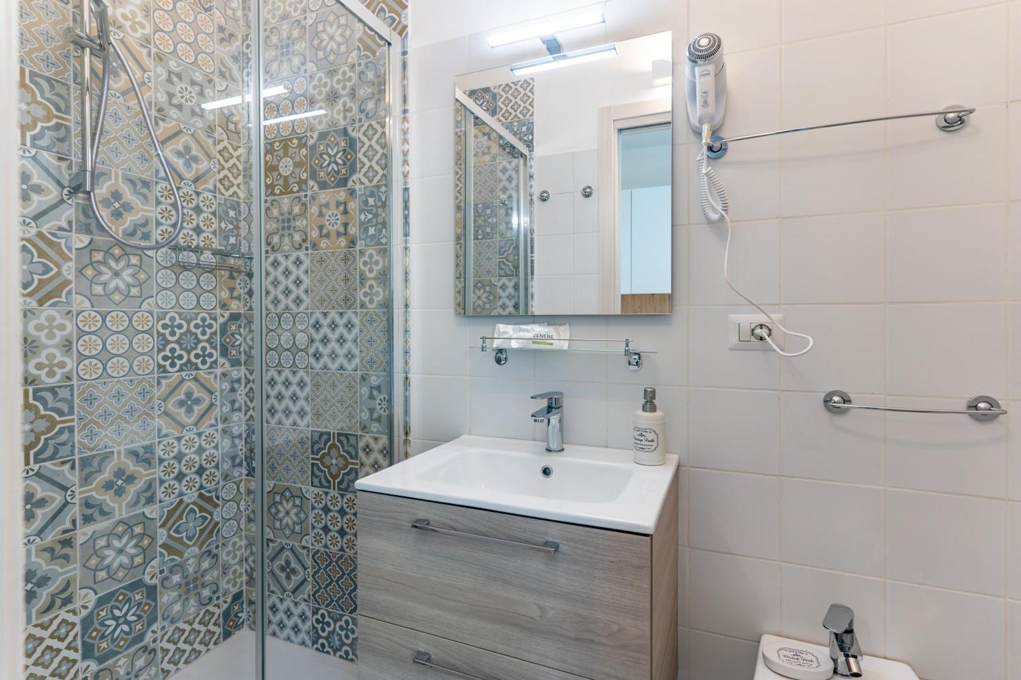Doctor Guest House Tortolì Екстериор снимка