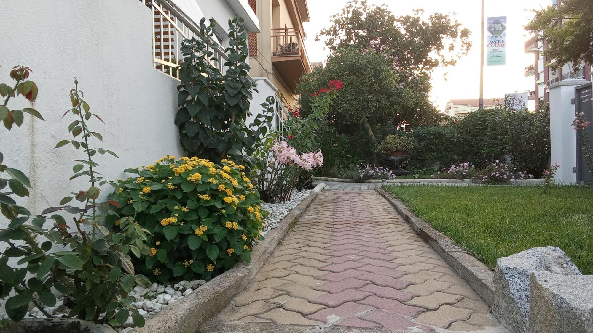 Doctor Guest House Tortolì Екстериор снимка